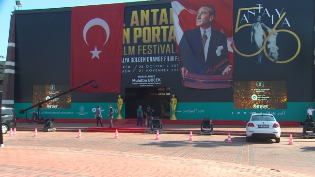 TRT ortak yapımı "Omar ve Biz" izleyici ile buluştu